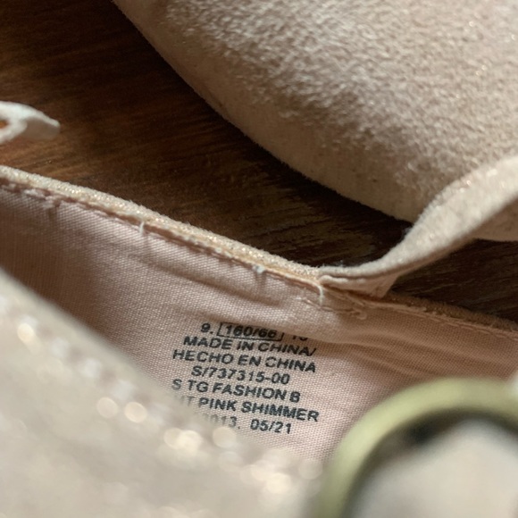 Old navy flats - Picture 3 of 3